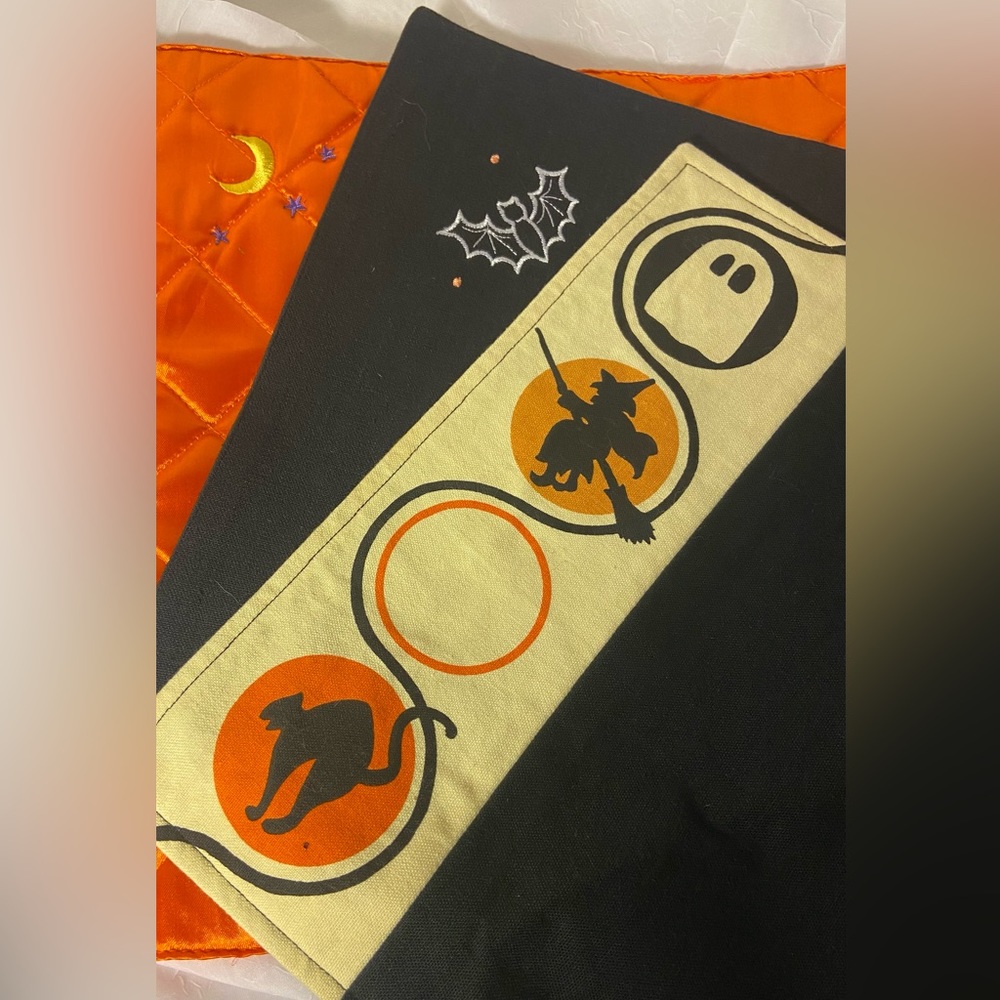 90s Halloween cloth Placemats LOT of 3 Pumpkin black Cat Bat vintage table decor